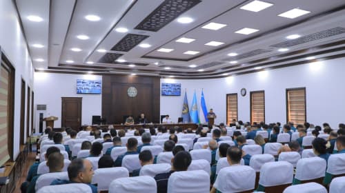 Buxoro viloyati Ichki ishlar boshqarmasida jinoyatchilikka qarshi kurashish, huquqbuzarliklarning oldini olish, aholining huquqiy muhofazasini taʼminlashga qaratilgan masalalar muhokamasiga bagʻishlangan videoselektor yigʻilishi bo'lib o'tdi