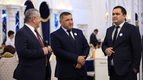 Buxorolik tibbiyot xodimlari sharaflandi