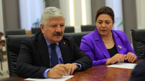 Botir Zaripov Turkiyaning Sogʻlik bilimlari universiteti rektori Kemalittin Aydinni qabul qildi