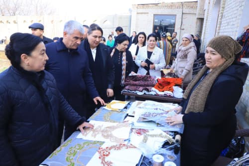 Бош вазир ўринбосари – Оила ва хотин-қизлар қўмитаси раиси Зулайҳо Маҳкамова Шофиркон ва Вобкент туманларида бўлди