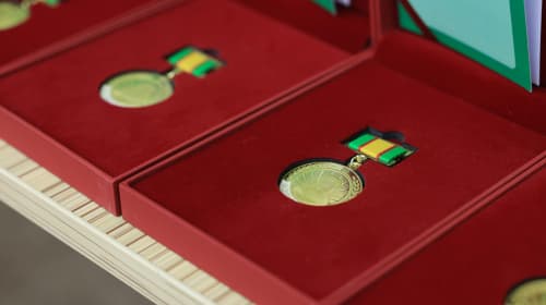 Бухоролик хотин-қизларга давлат мукофотлари ва кўкрак нишонлари топширилди