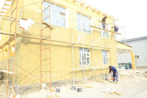 Vobkent: Hajuvon, Soʻfidehqon, Koʻlxatib va boshqa mahallalardagi maktab va bogʻchalarda qurilish-taʼmirlash ishlari avjida