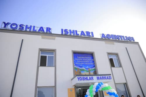 Shofirkon: “Yoshlar markazi” zamonaviy inshooti foydalanishga topshirildi