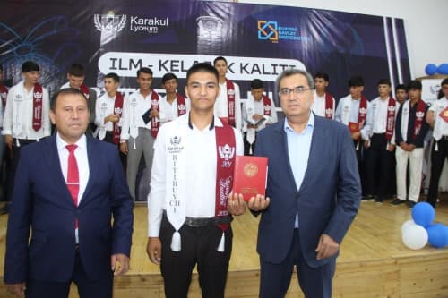Qorako‘l akademik litseyida “Bitiruv kuni” tantana qilindi 
