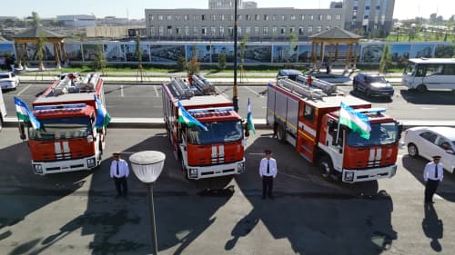 Бухоро вилояти фавқулодда вазиятлар бошқармасининг шахсий таркибига замонавий махсус ҳамда енгил хизмат автомашиналари топширилди