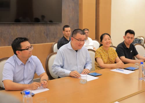 Botir Zaripov Xiʻan Jiaotong University olimlari bilan uchrashdi