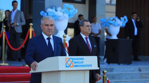 Buxoro davlat universitetida 2026/2027-oʻquv yilining boshlanishi, “Talabalikka bagʻishlov” tadbiri hamda 2700 oʻrinli yangi zamonaviy oʻquv binosining tantanali ochilish marosimi boʻlib oʻtdi