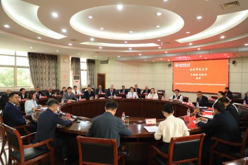 Buxorolik maktab direktorlari Xitoyda ilg‘or ta’lim tajribasini o‘rganishmoqda