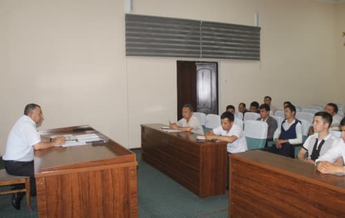 Zafarobod tumani hokimligida korrupsiyaga qarshi kurashish bo‘yicha o‘quv seminari o‘tkazildi 