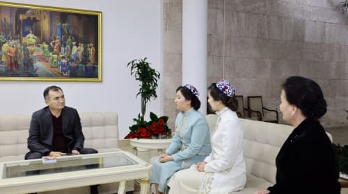Қашқадарё вилояти ҳокими Зулфия мукофоти совриндорлари билан мулоқот қилди