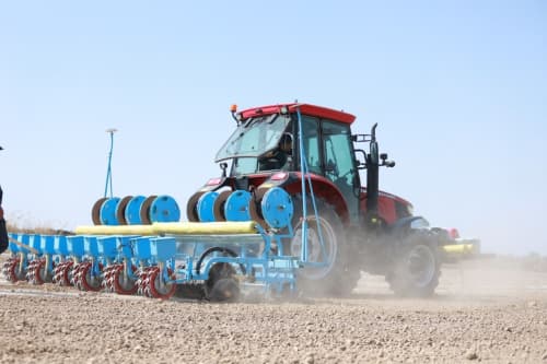 "KARMANA WORLD AGROTECH" MCHJ yer maydonlarida chigit ekish ishlari boshlab yuborildi
