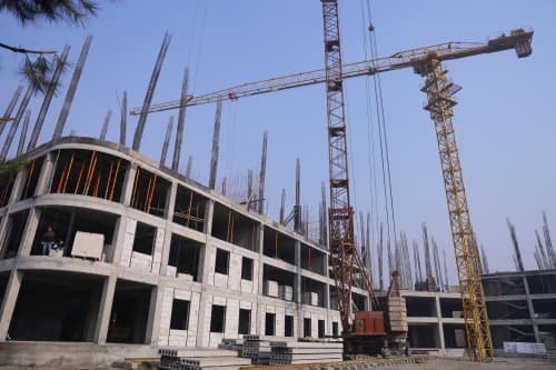 Namangan shahridagi viloyat ko‘p tarmoqli tibbiyot markazida qurilish-taʼmirlash ishlari olib borilmoqda. 