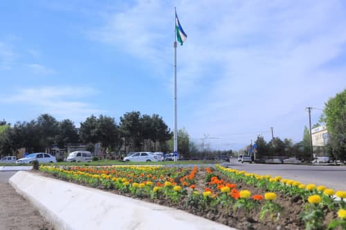 Поп гуллар ифорига бурканмоқда: 65 йиллик фестивалга тайёргарлик бошланди