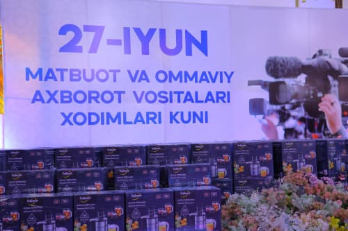 Наманганда 27 июнь - матбуот ва ОАВ ходимлари куни кенг нишонланди