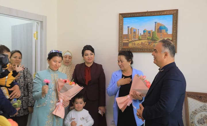 Samarqandda Zulfiya mukofoti sovrindori Latofat Amirovaga uy topshirildi