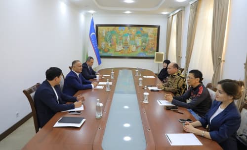 Viloyat hokimi Adiz Boboyev Indoneziya delegatsiyasi vakillari bilan uchrashdi