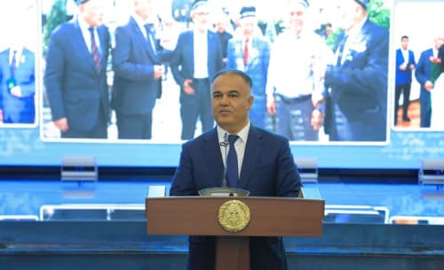 Nuroniylarga "Mehnat faxriysi" ko‘krak nishonlari topshirildi