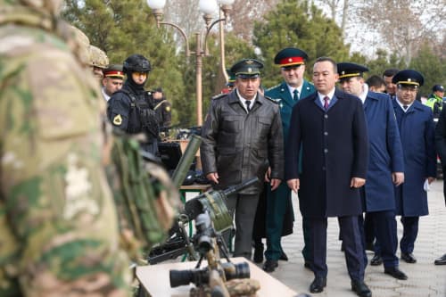 Surxondaryoda Vatan himoyachilari kuni va Qurolli Kuchlarimizning 34 yilligi tantanali nishonlandi