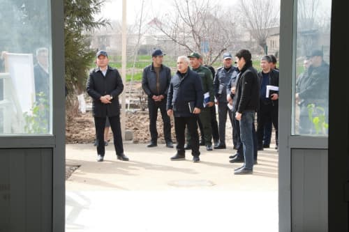 Bandixonda ijtimoiy soha va yo‘l infratuzilmasi loyihalari ijrosi ko‘zdan kechirildi