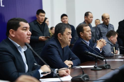 Guliston shahrida viloyat hokimi rahbarligida sayyor qabul bo‘lib o‘tdi