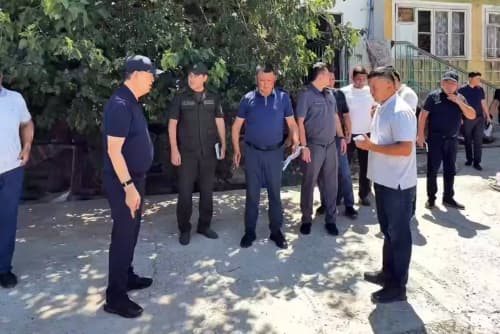 Эркинжон Турдимов Янгиердаги "Фазилат" маҳалласи ободончилигини танқид қилди