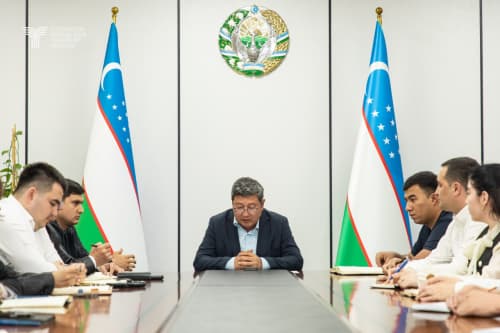 “Ёшлар куни” доирасида долзарб мавзуларга бағишланган давра суҳбати ўтказилди