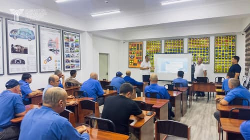 Navoiy viloyatida jamoat transporti avtobus haydovchilari uchun malaka oshirish o‘quv kurslari boshlandi