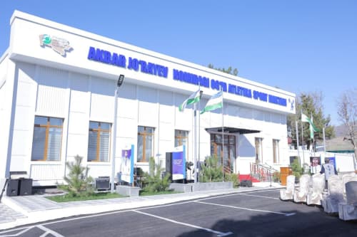 Bo‘stonliqda Akbar Jo‘rayev nomidagi zamonaviy sport maktabi ochildi
