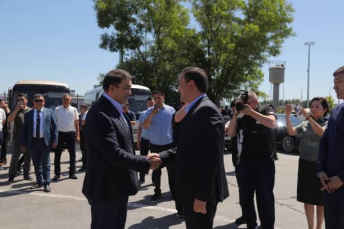The delegation of the Turkistan Region was ceremonially welcomed in the Tashkent Region.