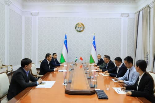 Хоким области Хайрулло Бозоров принял делегацию китайской компании «China Overseas Engineering Group Co., Ltd.» во главе с директором Чжан Хайсином