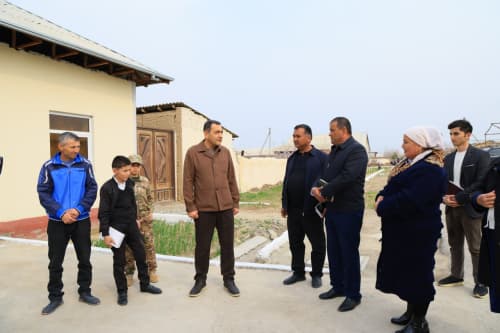 Viloyat hokimi ijtimoiy tarmoqlarda jamoatchilik e’tiboriga tushgan maktab o‘quvchisi bilan uchrashdi