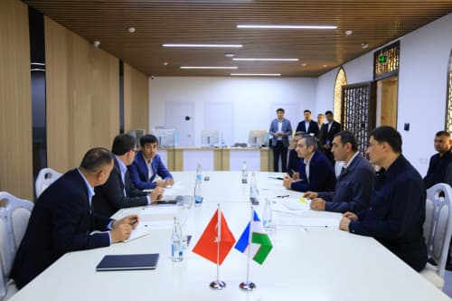 Хоким Ферганской области Хайрулло Бозоров принял руководителя турецкой компании «Terminal Yapı ve Ticaret Anonim Şirketi» Мехмета Алпа Делимоллаоглу.