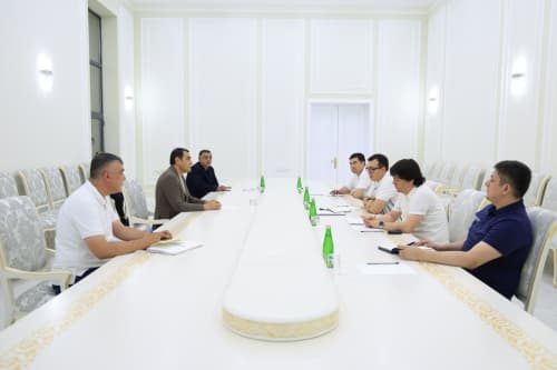Viloyat hokimi Xayrullo Bozorov ADM Global kompaniyalar guruhi bosh direktori Daniyar Davletiyarov boshchiligidagi kompaniya vakillari bilan uchrashdi.