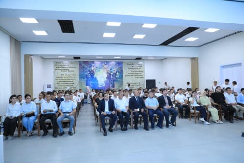 “Ёш мобилографлар мактаби” ва “SMM мактаби”: Фарғонада битирувчилар имкониятлари тақдим этилди