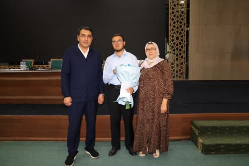 The regional governor met with world para-chess champion Ahadkhon Kimsanboev and congratulated him on his achievements