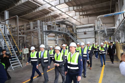 Delegations from Russian Regions Visit Kvarts JSC