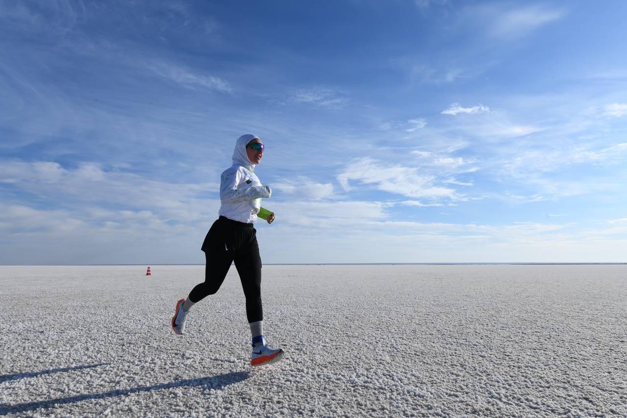 Snow-white desert running: Eco Marathon in Barsa-kelmes has attracted international attention