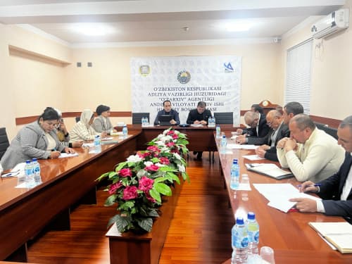 «Ўзархив» агентлиги директори Улуғбек Юсупов Андижон вилоятидаги архив муассасалари раҳбарлари билан мулоқот ўтказди
