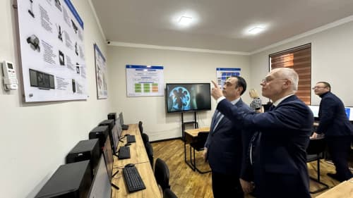 “FamilySearch” нодавлат нотижорат ташкилоти Европа бўйича стратегик бизнес-менежери Томас Ҳенгст Муҳаммад ал-Хоразмий номидаги Тошкент Ахборот Технологиялари Университетида бўлди