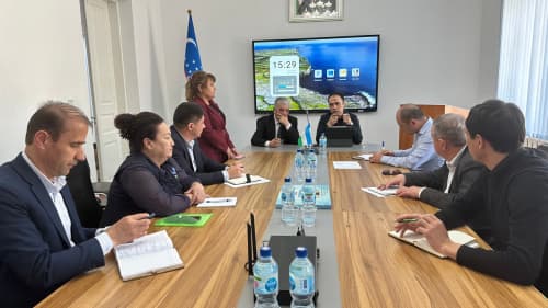 “Oʻzarxiv” agentligi direktori Ulugʻbek Yusupov Xorazm viloyatidagi arxiv muassasalari rahbarlari bilan muloqot oʻtkazdi.