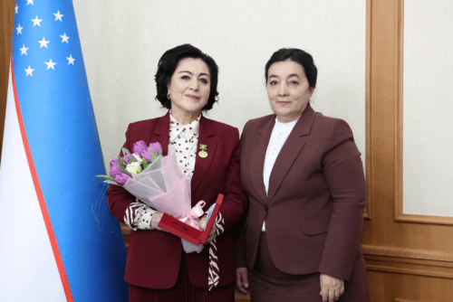 Давлат активларини бошқариш агентлигининг ходими Кадирова Салтанат Мирбосидовна «Мўътабар аёл» кўкрак нишони билан тақдирланди.