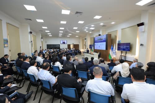 Vazir talaba, doktorant va prorektorlar uchun taʼlim tizimidagi islohotlar va istiqboldagi rivojlanish masalalari yuzasidan maʼruza qildi