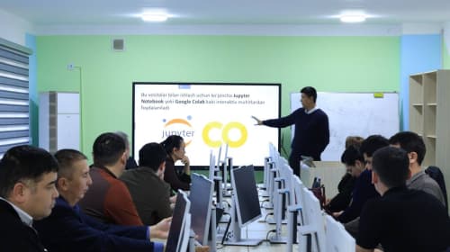 “Sun’iy intellekt savodxonligi” bo‘yicha malaka oshirish kursi o‘tkazildi