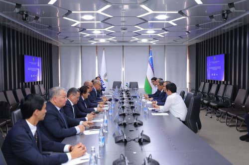 Министр встретился с представителями руководства FISU и AUSF