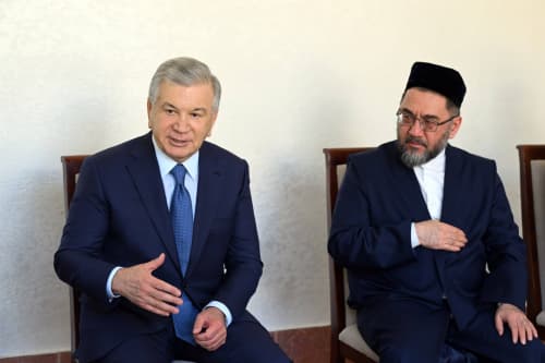 Prezident Shavkat Mirziyoyev Qoraqalpogʻiston Respublikasiga keldi.