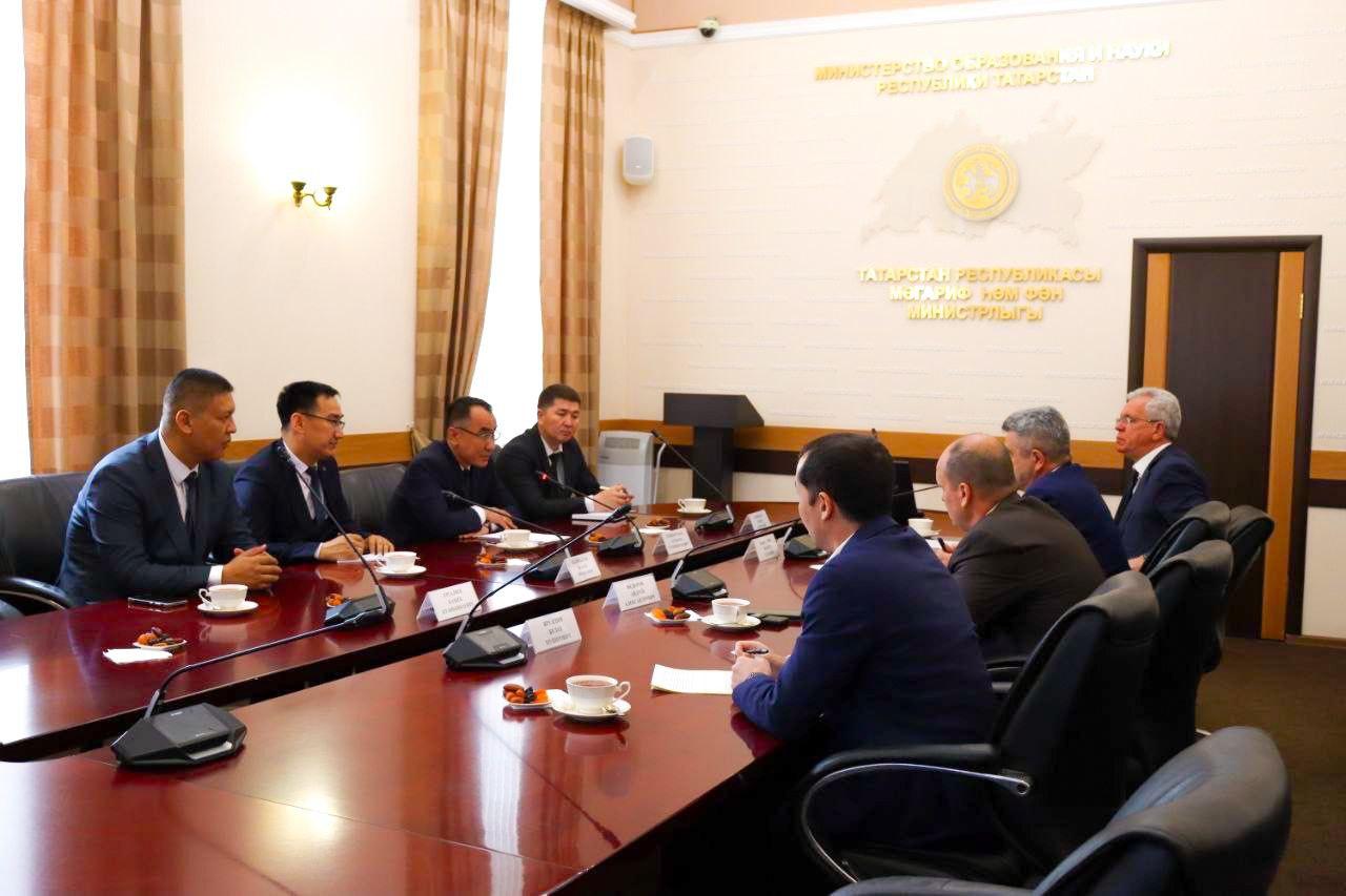 Cooperation between the Republics of Karakalpakstan and Tatarstan in the sphere of higher education, science and innovations is strengthening.