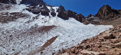 Glyatsial geologiya markazi xodimlari Ohangaron havzasining o‘rganilmagan muzliklarini tadqiq etishdi