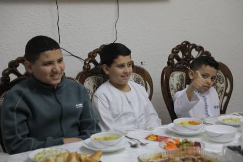 Фаластинлик меҳмонлар ҳолидан хабар олинди