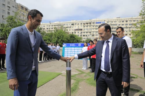 Maktabda futbol maydonini qurish uchun tamal toshi qo‘yildi