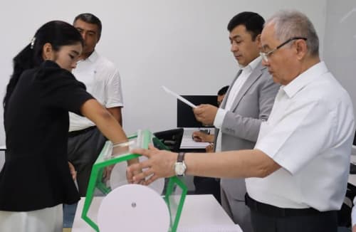 “Yil o‘qituvchisi” tanlovining uchinchi bosqich sinovlari qizg‘in davom etmoqda